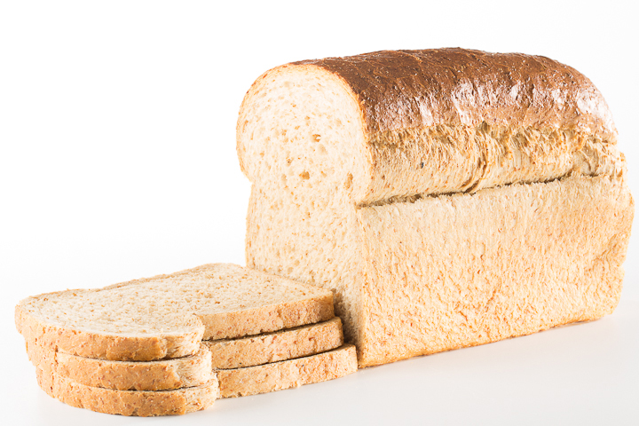 Gesneden tarwe brood heel