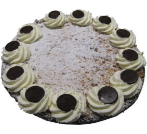 Abrikozen-kruimelvlaai met slagroom - heel